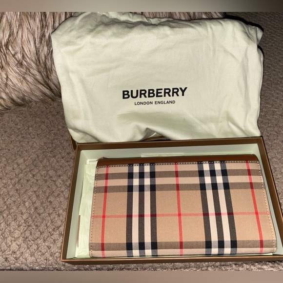 Burberry Vintage Check Continental Envelope Purse - Picture 2 of 5